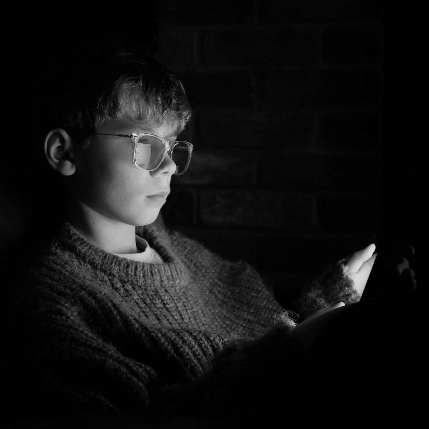 How Blue Light Glasses Help Us Thrive Through UK Winters
