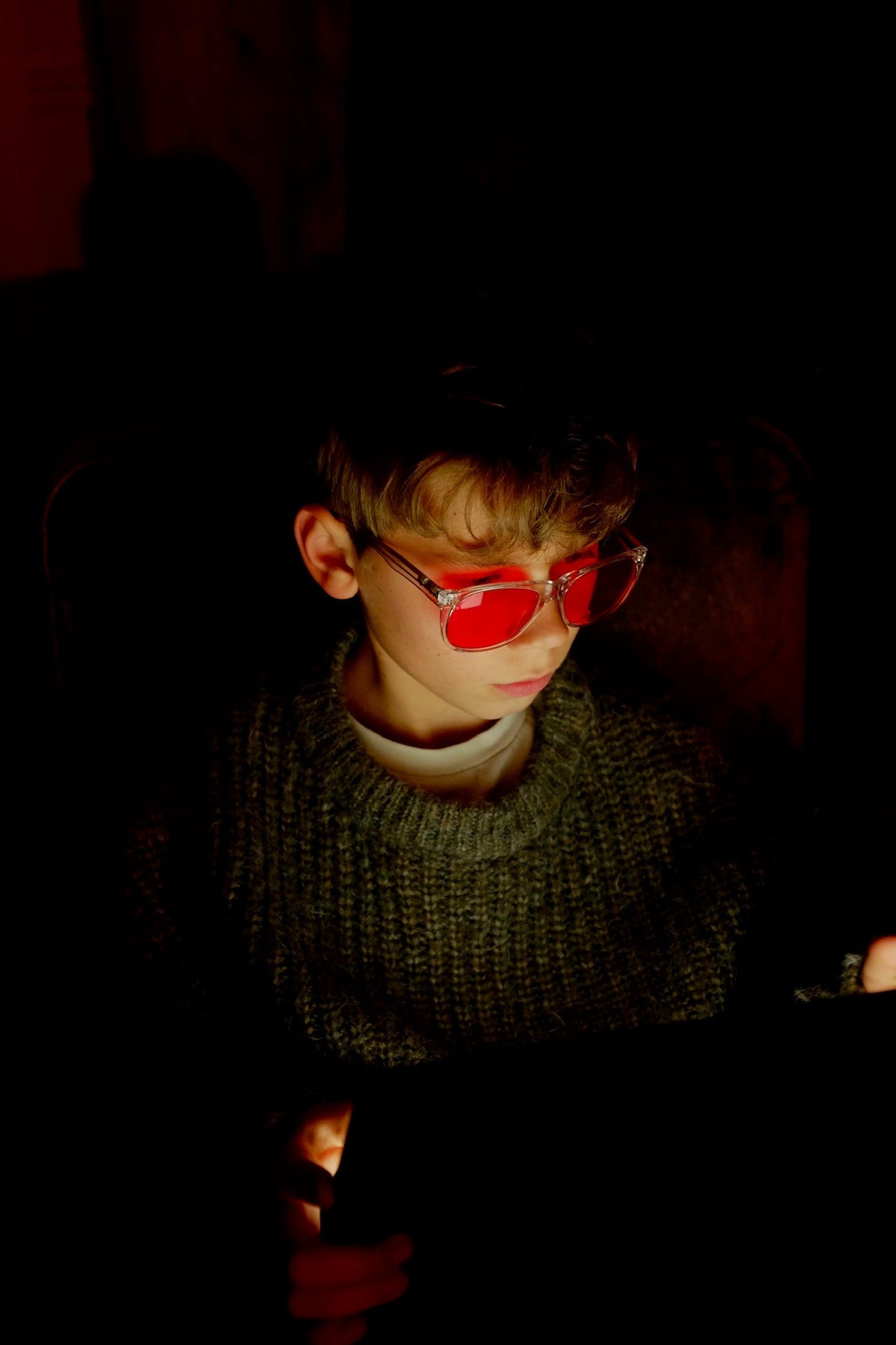 How Blue Light Glasses Help Us Thrive Through UK Winters